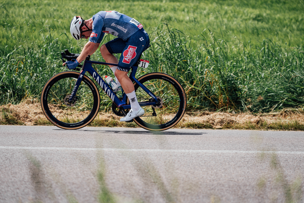 Giro 2024 | Riuscirà Kaden Groves a battere Jonathan Milan nella lotta per la maglia ciclamino?