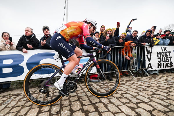 Giro delle Fiandre donne: Niente da fare contro la forza di Lotte Kopecky, ma c'è stato un cambiamento epocale nel gruppo femminile