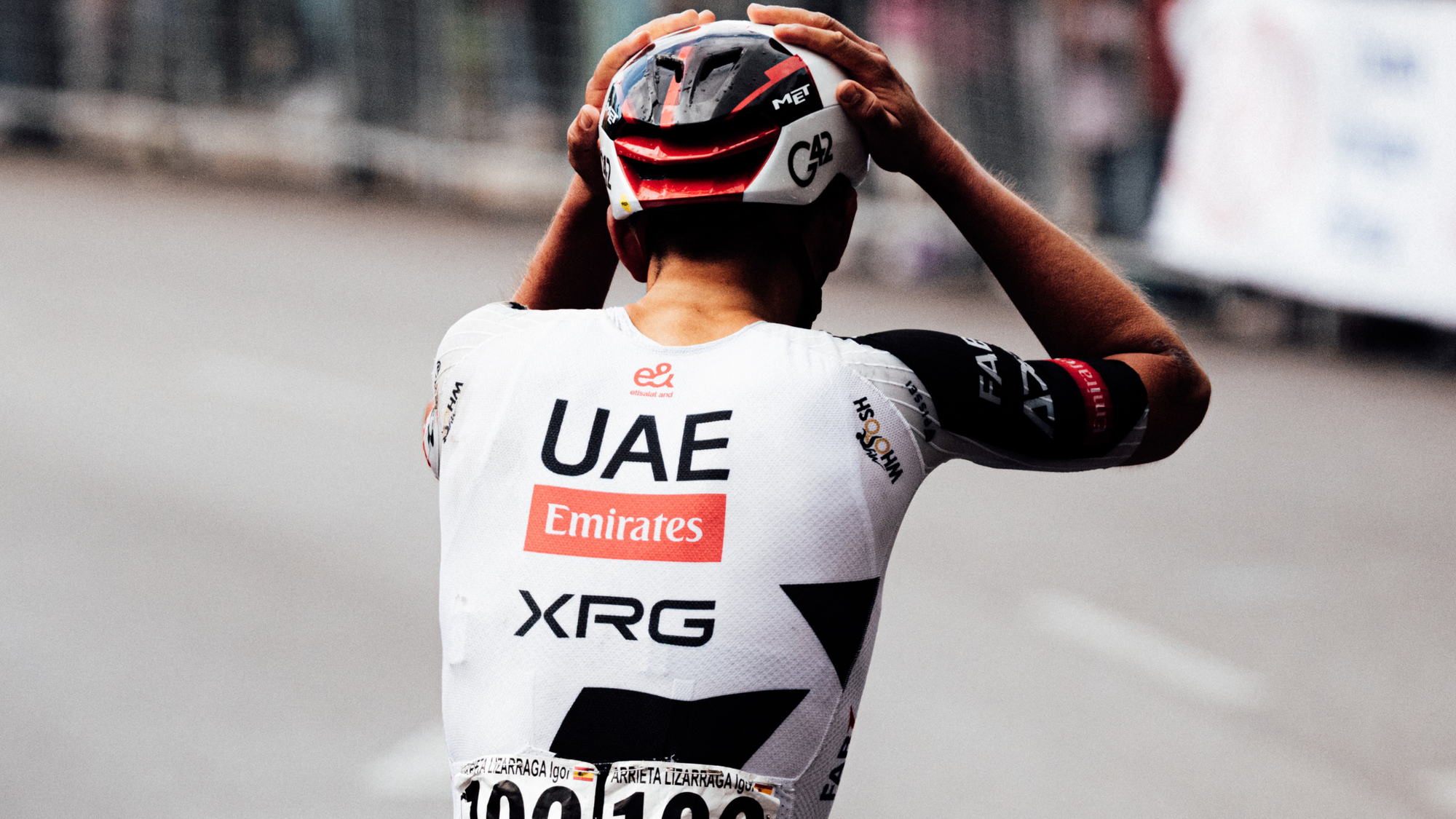 Crashes, deviations and comebacks: Did anyone actually want to win bizarre Giro d'Italia stage 5?