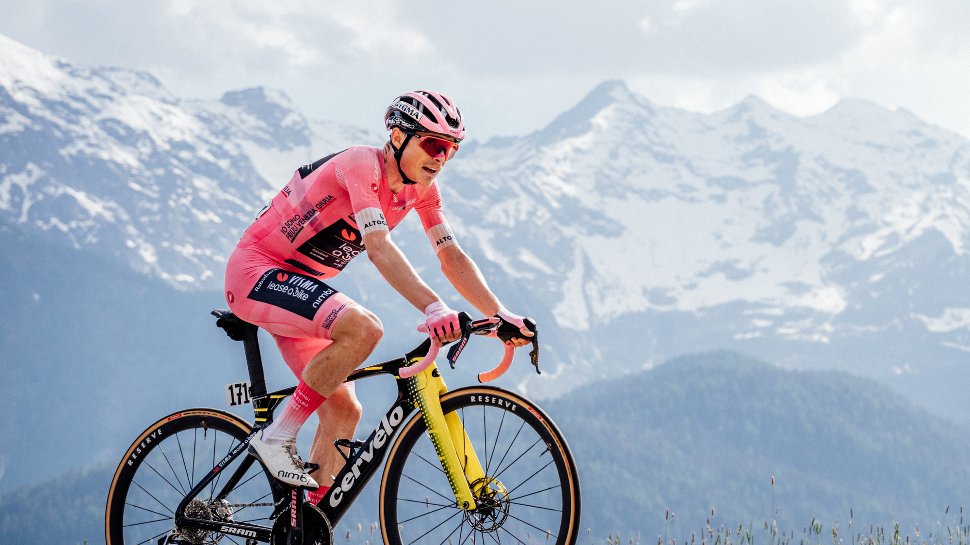 Don't pretend otherwise: Tadej Pogačar's Giro d'Italia records are fuelling Jonas Vingegaard