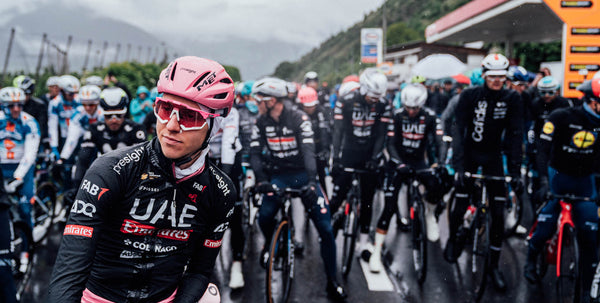 Miserable weather, missed opportunities and a Movistar mistake: How stage 16 of the Giro d'Italia was set up for Pogačar victory