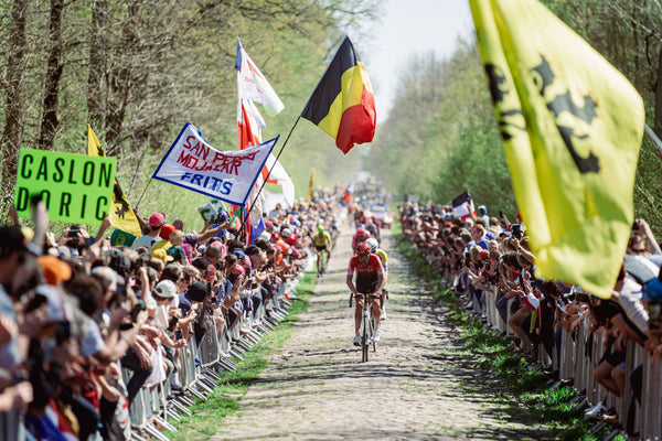 Fotografie dalla Parigi-Roubaix 2022