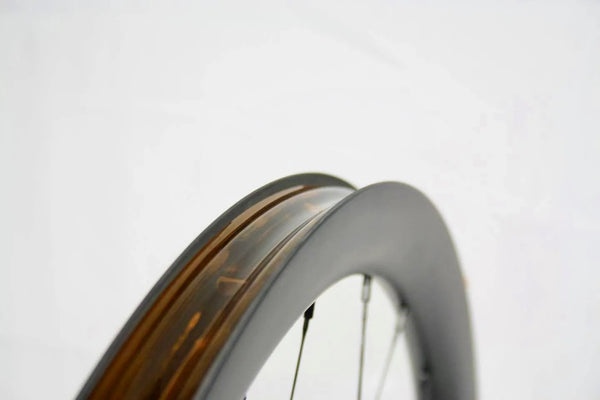 A hookless rim against a white background